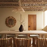 Wood House In Center-Jacuzzi In City-Free Parking